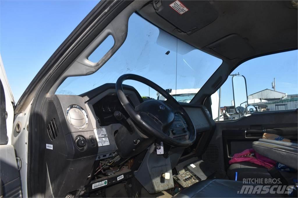 Ford F750 Plogbilar