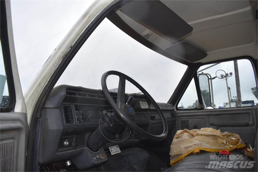 Ford F800 Kranbilar