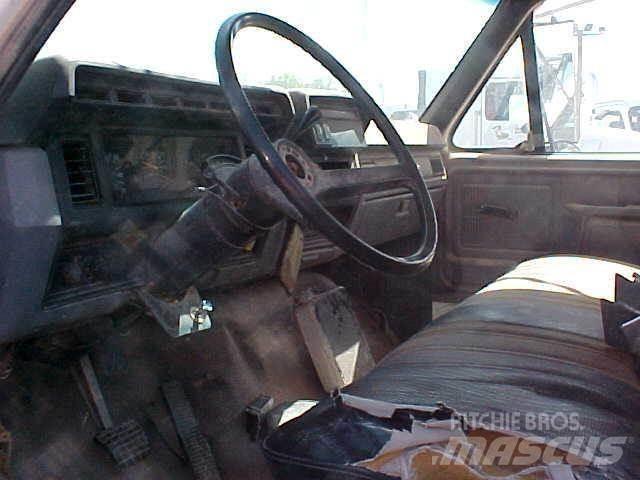 Ford F800 Plogbilar