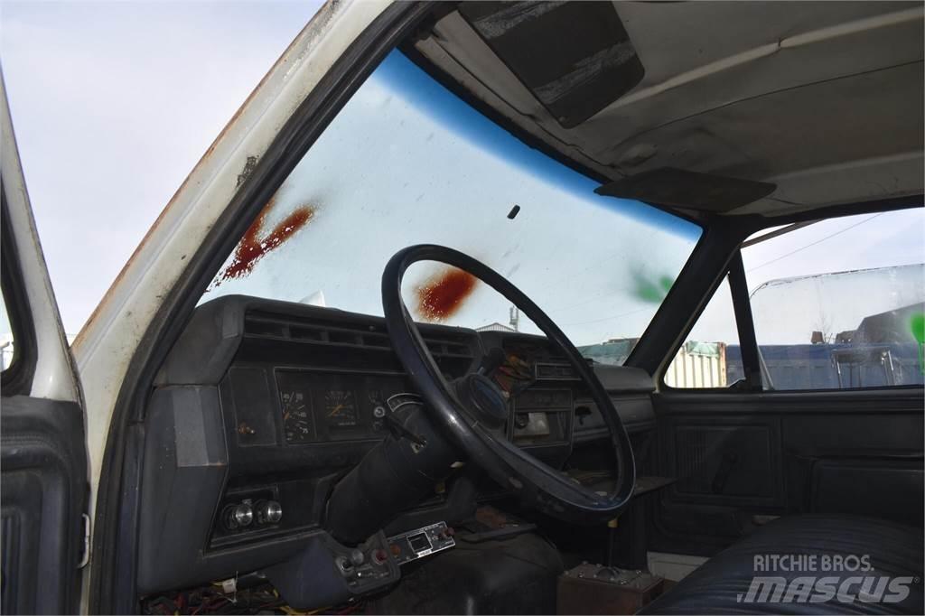 Ford F900 Tippbilar
