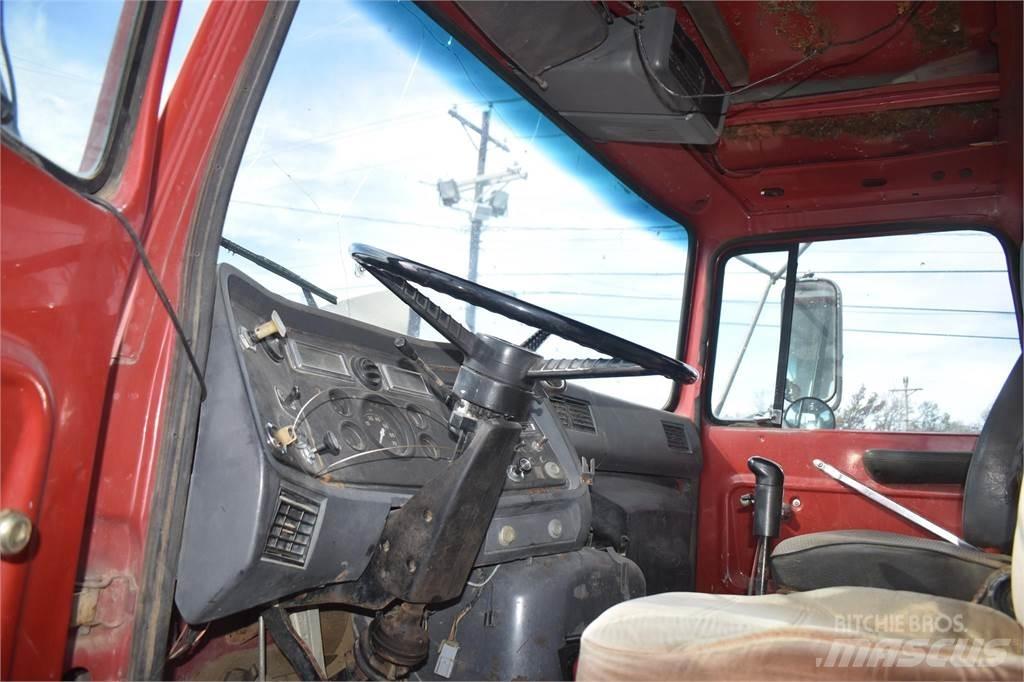 Ford L8000 Tippbilar