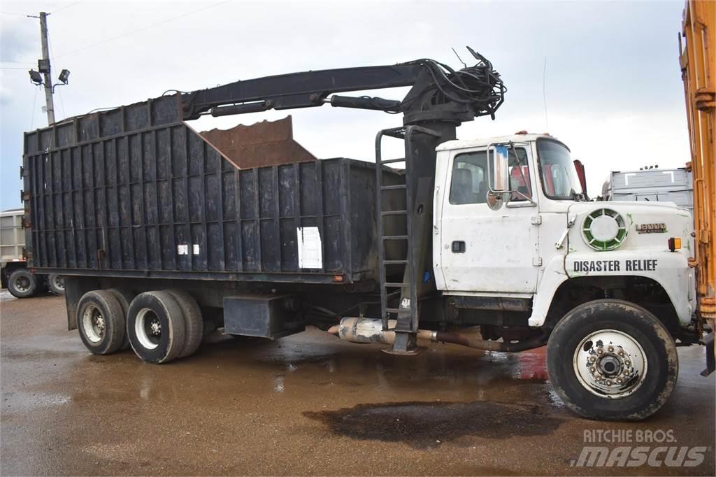 Ford L8000 Kranbilar