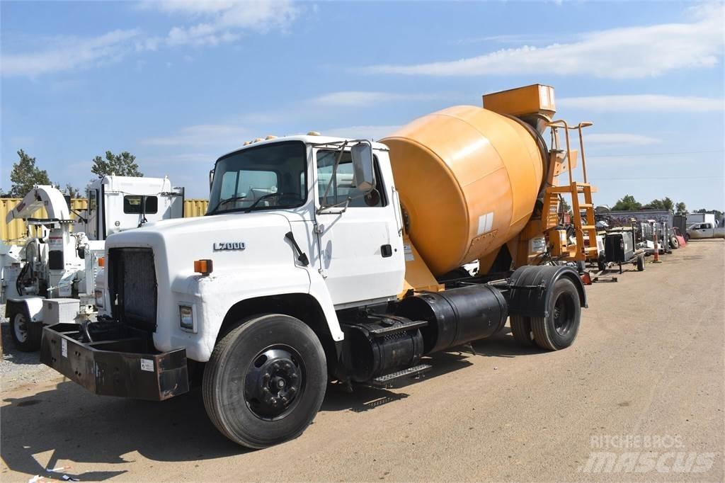 Ford LN7000 Cementbil