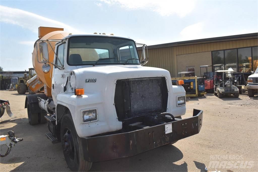 Ford LN7000 Cementbil