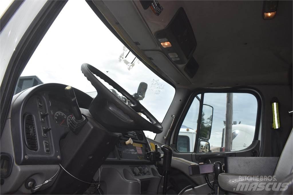 Freightliner 108SD Plogbilar