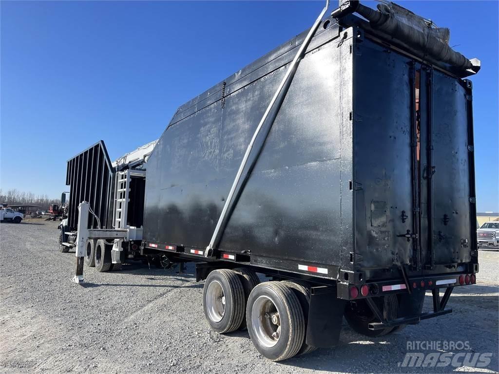 Freightliner 114SD Kranbilar