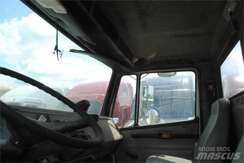 Freightliner FL70 Kranbilar