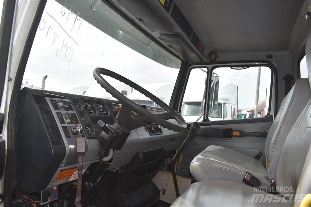 Freightliner FL70 Kranbilar