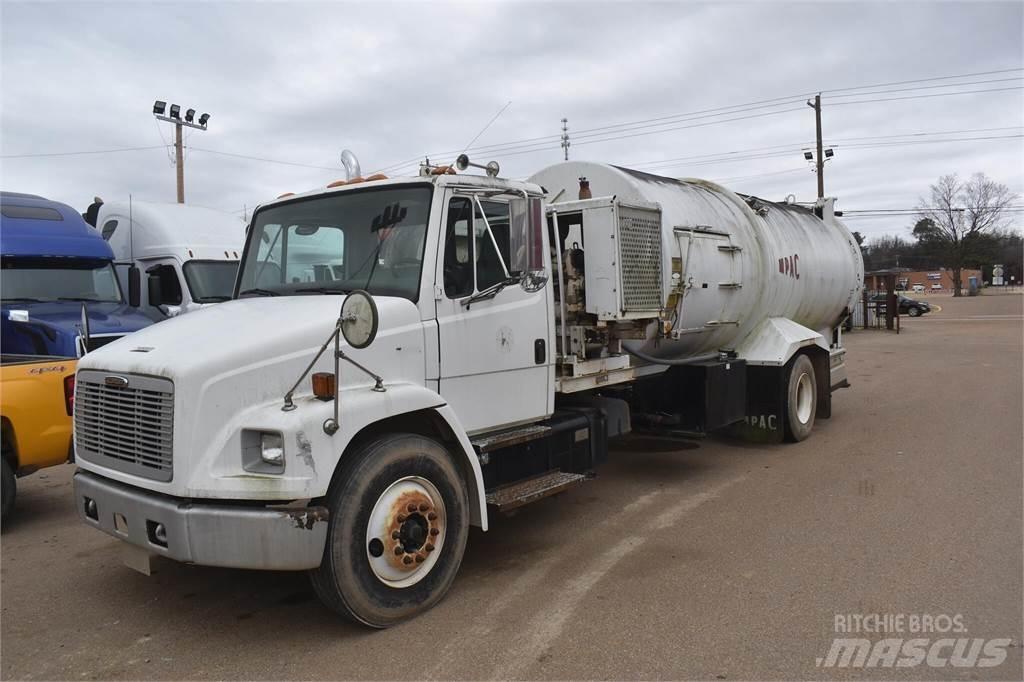 Freightliner FL70 Tankbilar