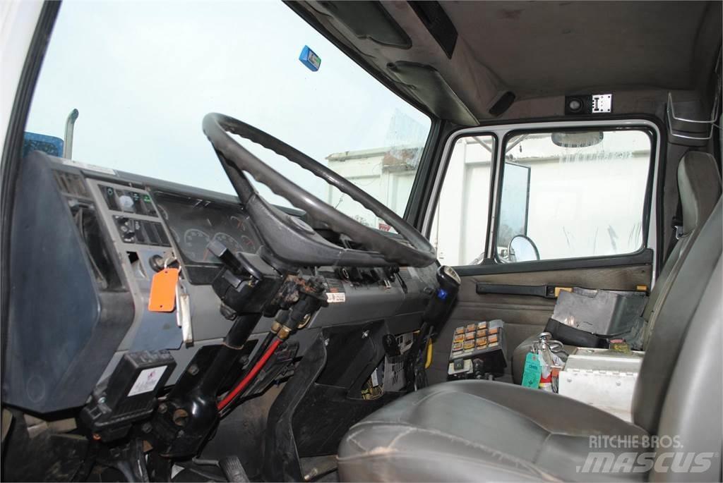 Freightliner FL80 Kranbilar