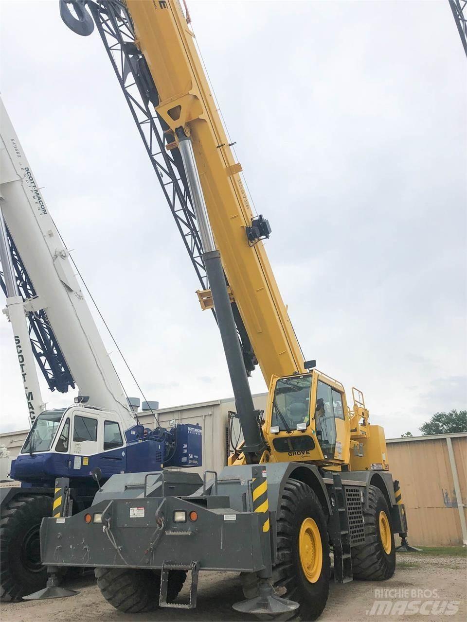 Grove RT890E Terrängkranar (Grov terräng)