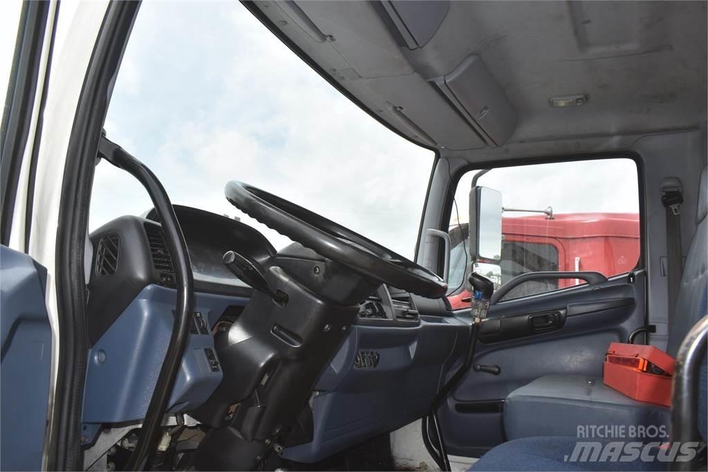 Hino 338 Plogbilar