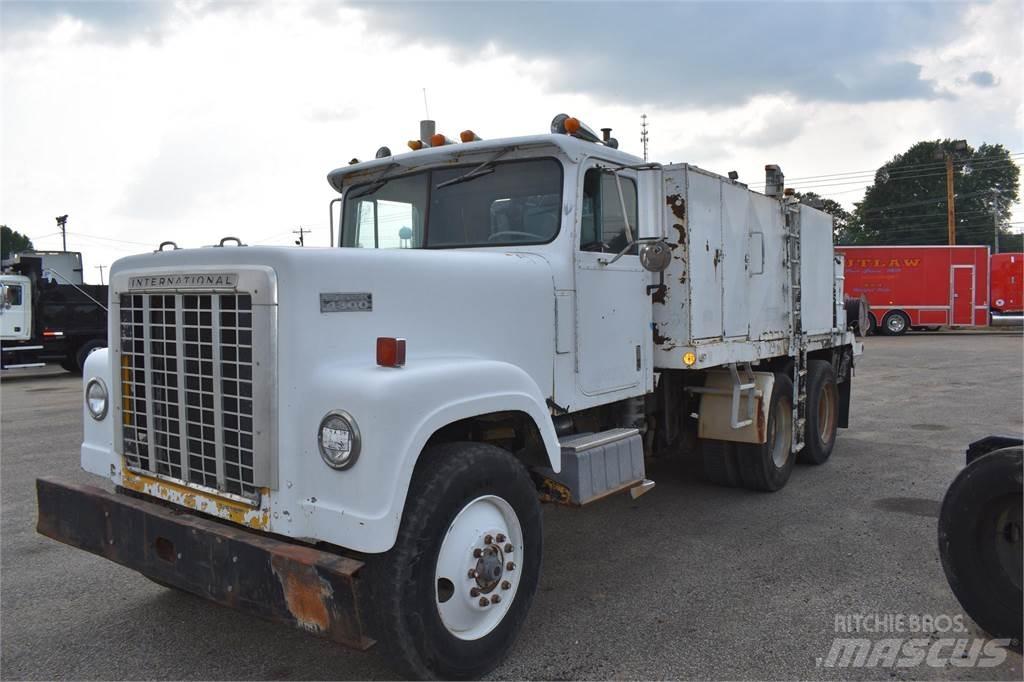 International 4370 Tankbilar