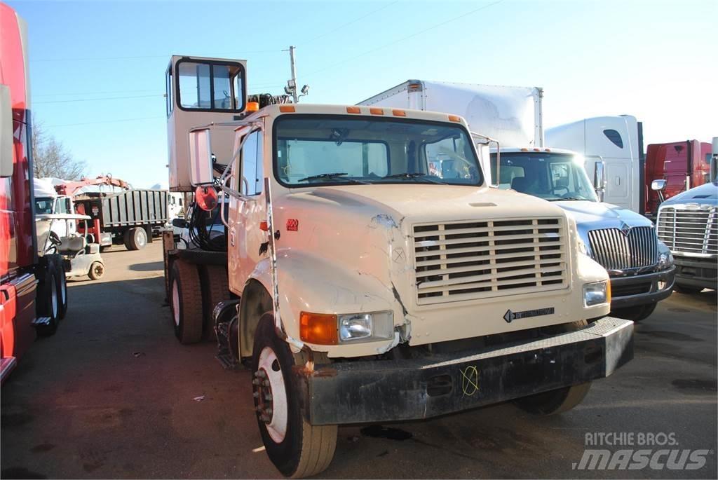 International 4700 Kranbilar