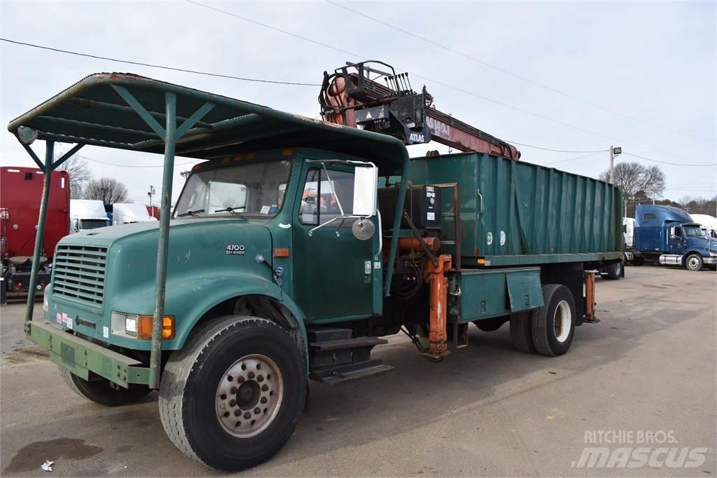International 4700 Kranbilar