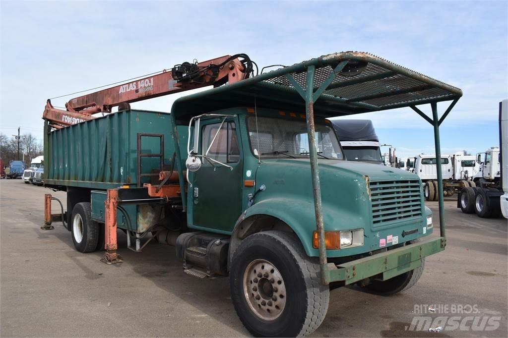 International 4700 Kranbilar