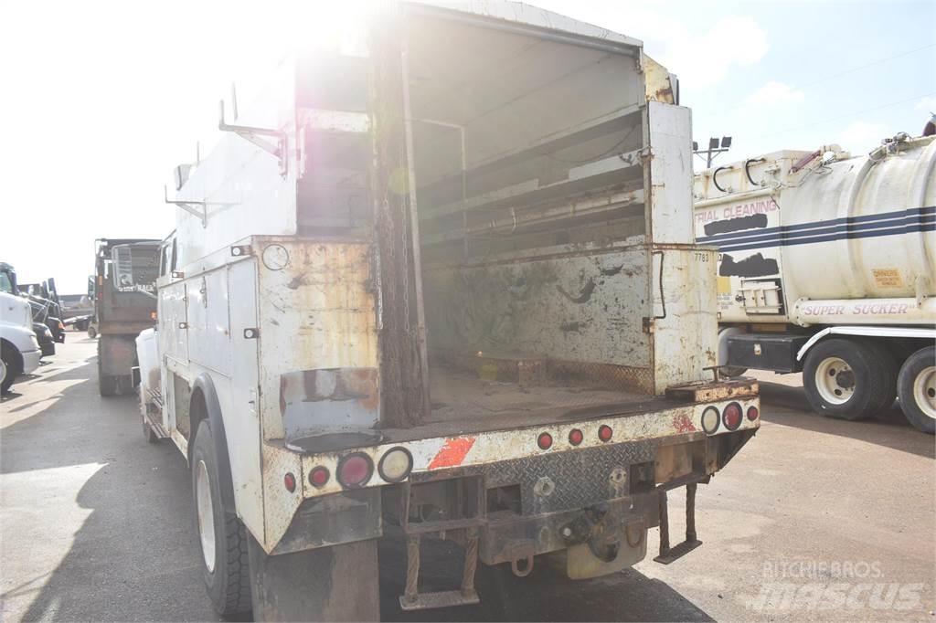 International 4700 Plogbilar
