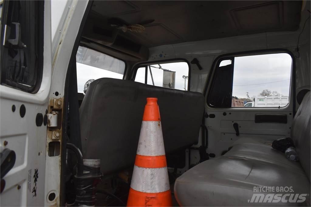 International 4700 Plogbilar
