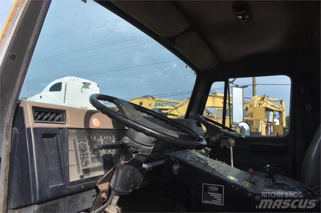 International 4700 Sopmaskiner
