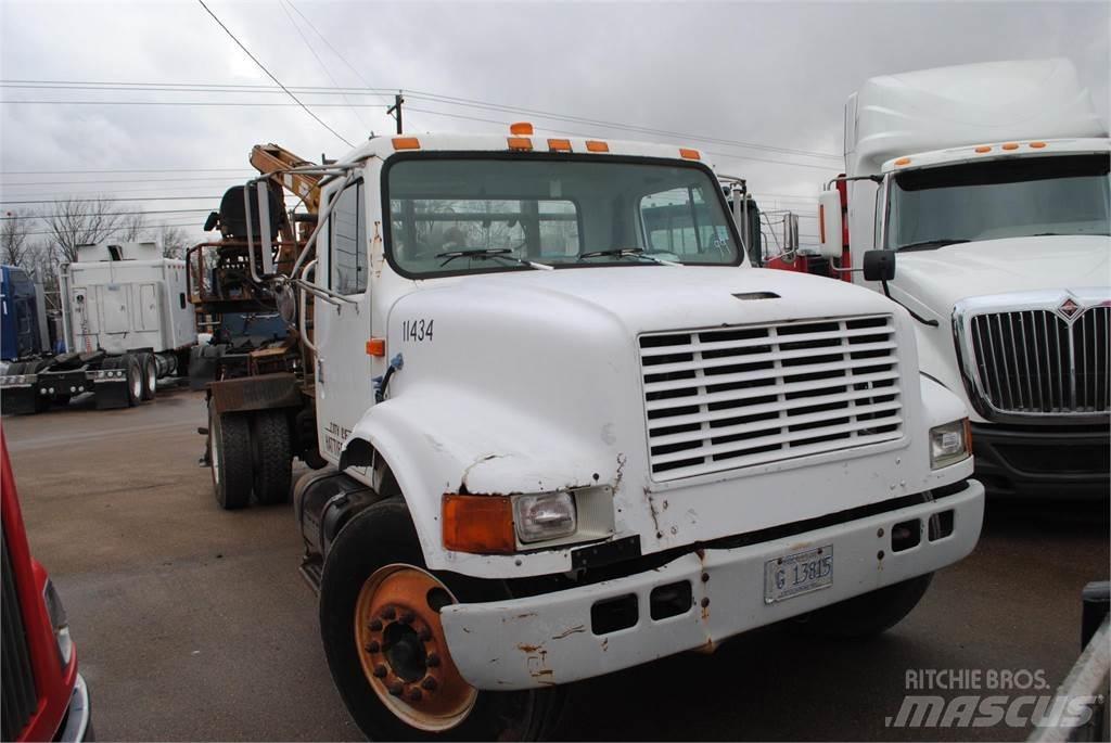 International 4700 Kranbilar