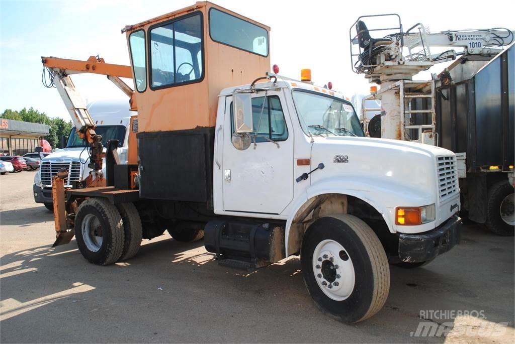 International 4700 Kranbilar
