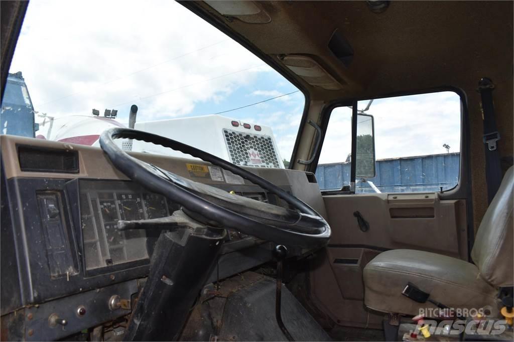 International 4900 Tippbilar