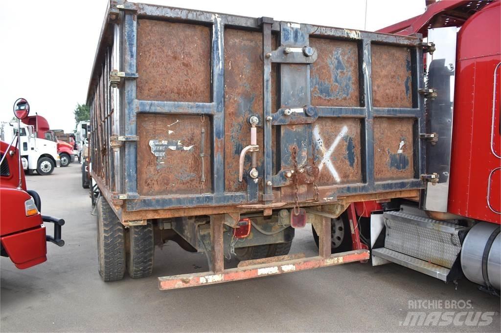 International 4900 Kranbilar