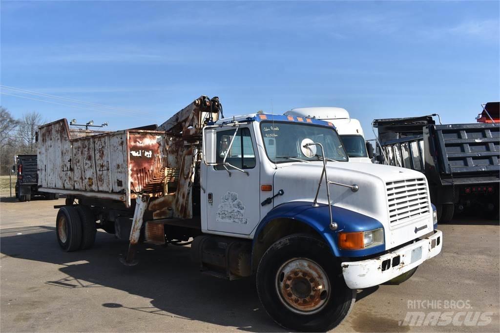 International 4900 Kranbilar