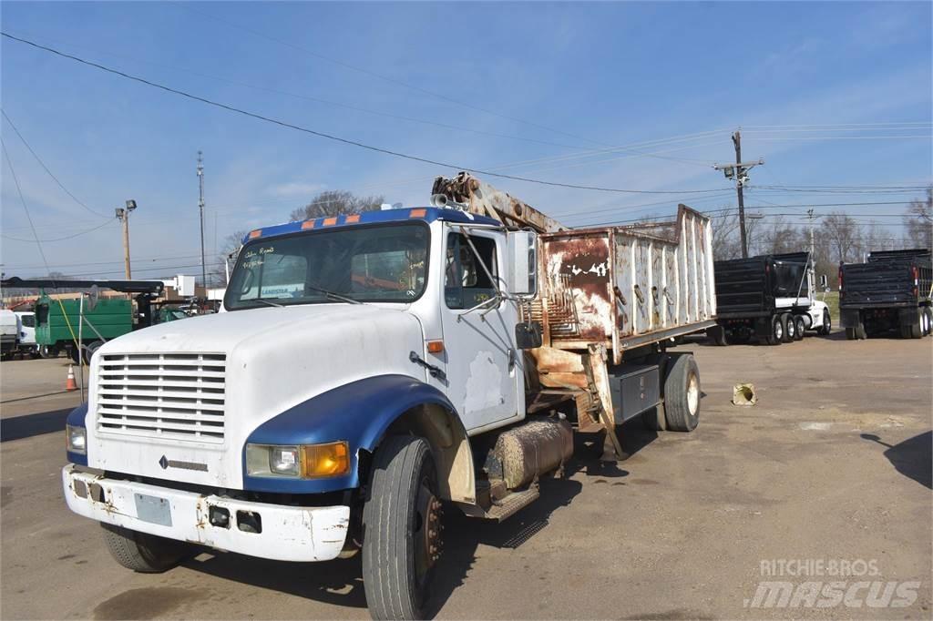 International 4900 Kranbilar