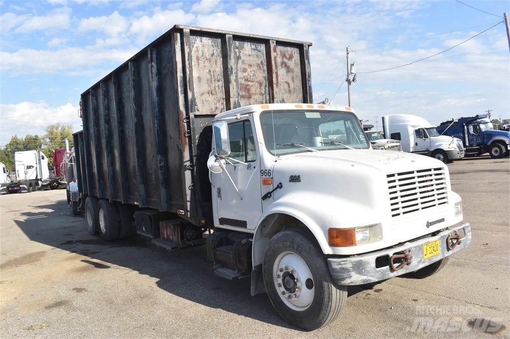 International 4900 Kranbilar