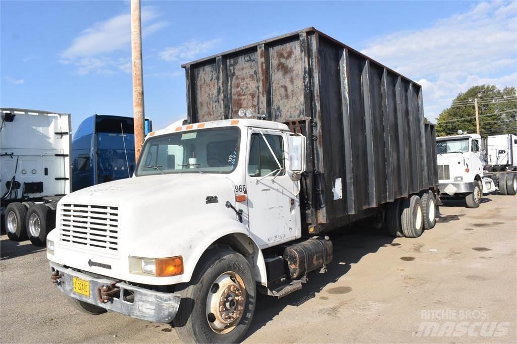 International 4900 Kranbilar