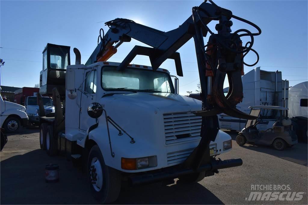 International 8200 Kranbilar