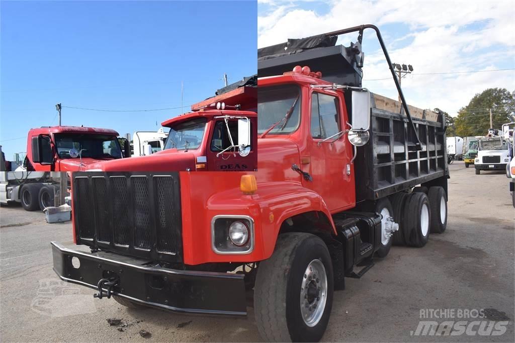 International S2600 Tippbilar