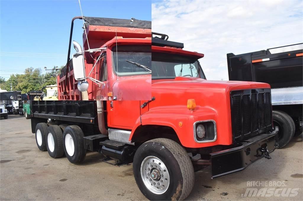 International S2600 Tippbilar