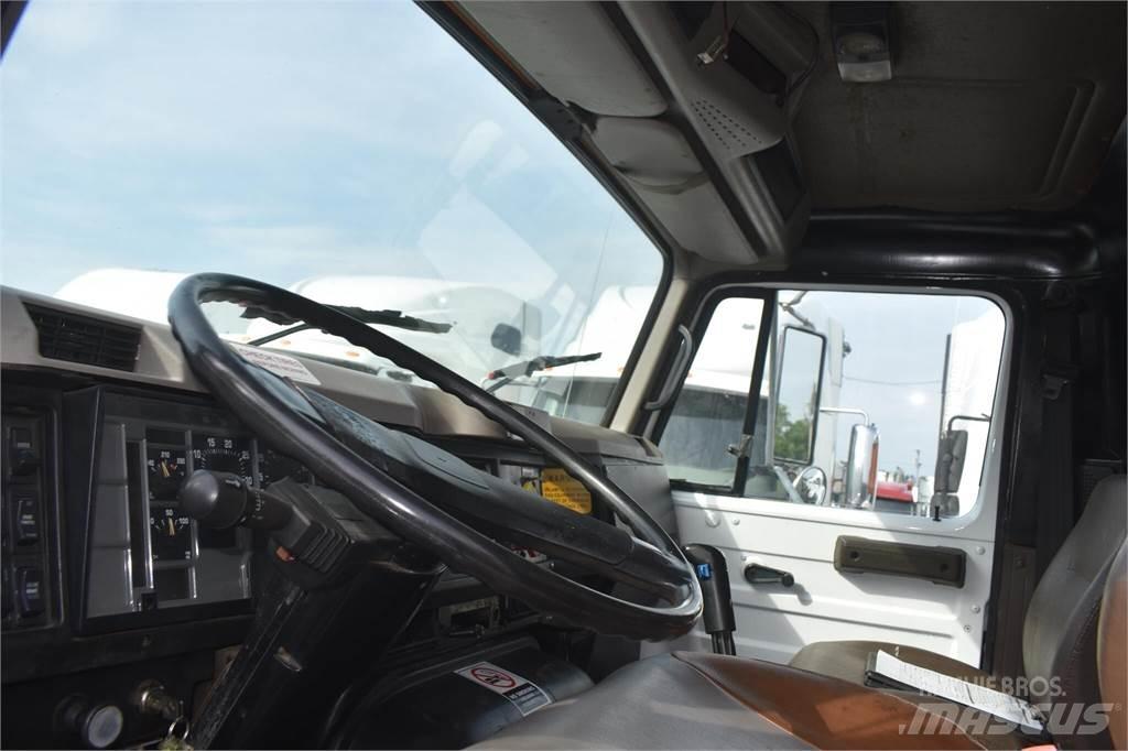 International S2600 Tippbilar