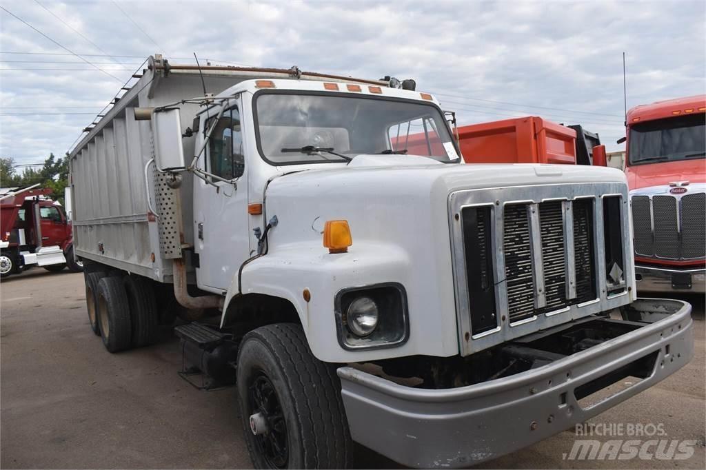 International S2600 Tippbilar