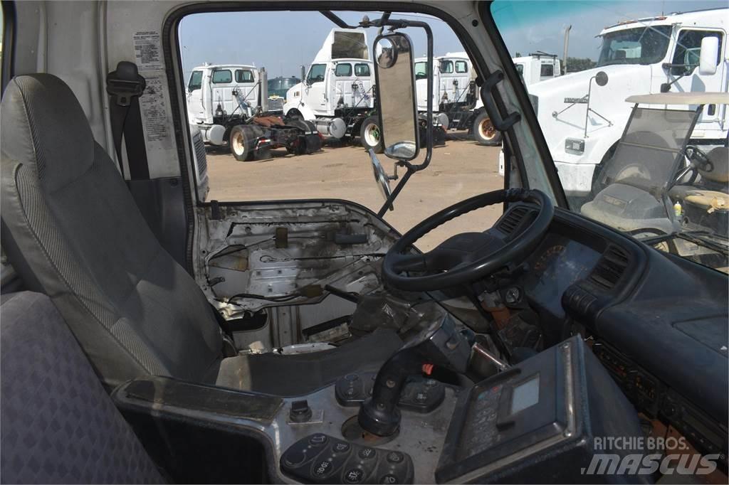 Isuzu NPR Sopmaskiner