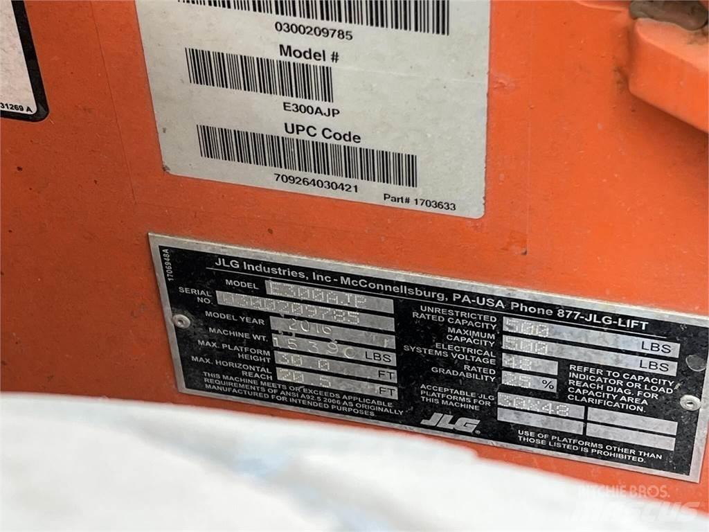JLG E300AJP Bomliftar