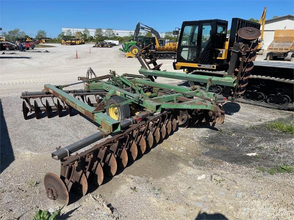 John Deere 640 Tallriksredskap