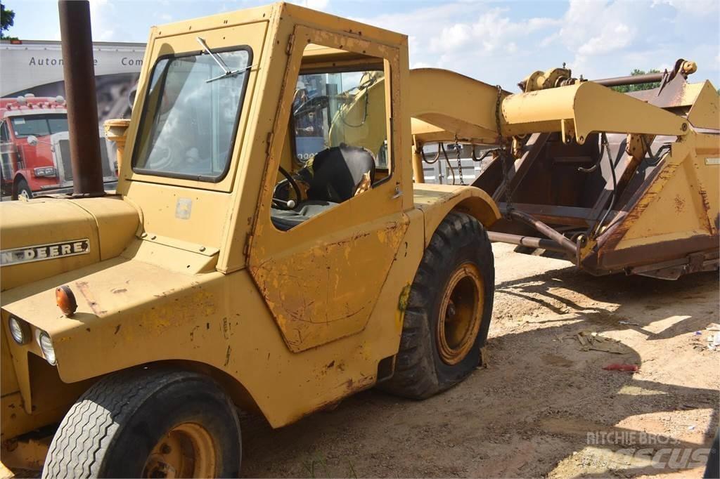 John Deere 760A Schaktvagnar
