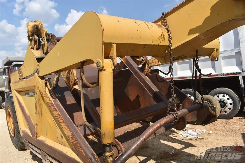 John Deere 760A Schaktvagnar
