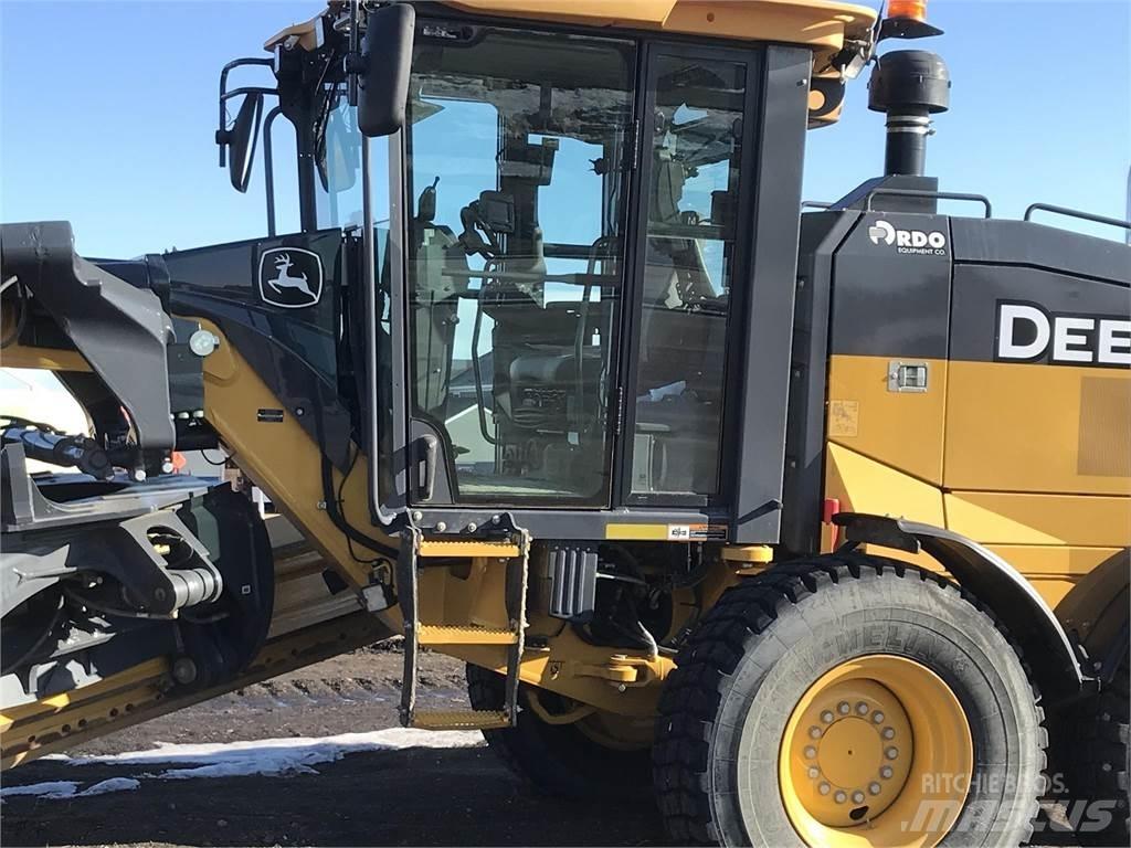 John Deere 872G Väghyvlar