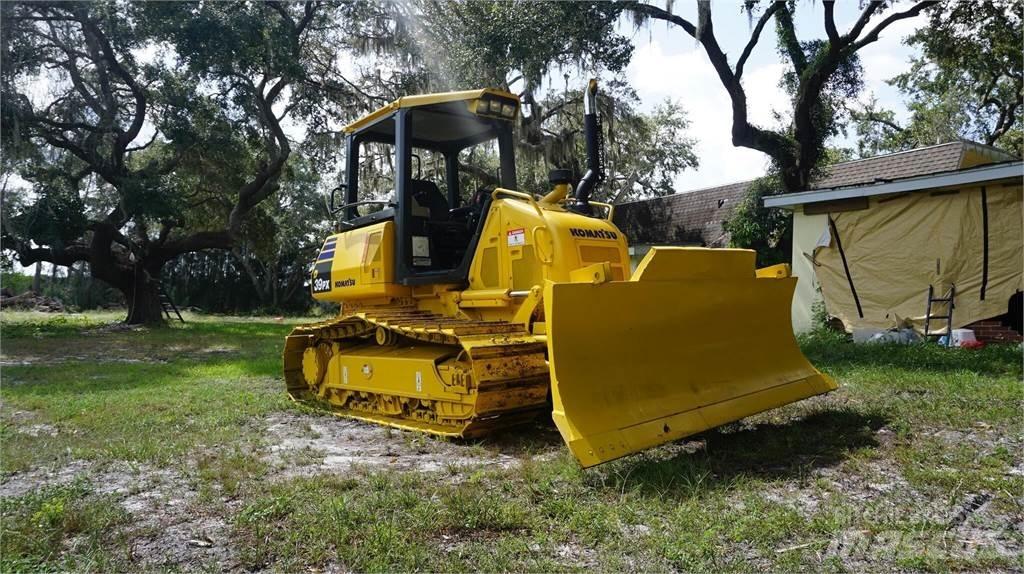 Komatsu D39PX-24 Bandschaktare