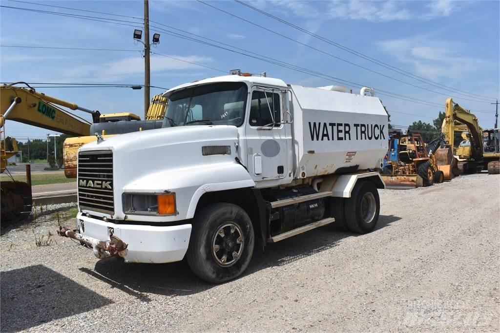 Mack CH613 Tankbilar