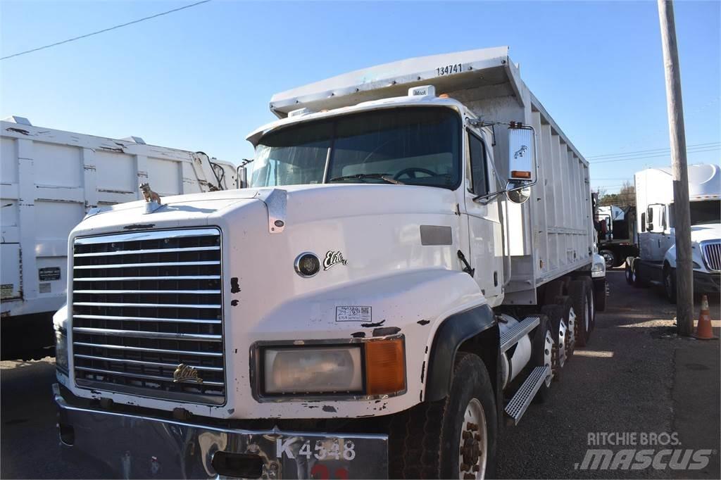 Mack CL713 Tippbilar