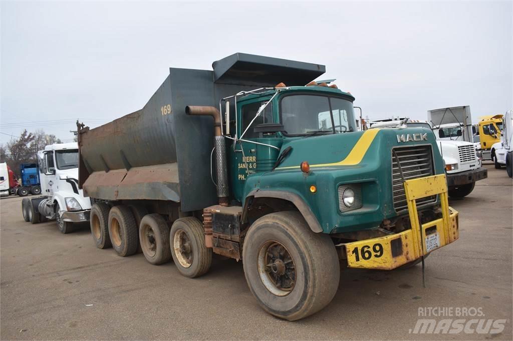 Mack DM688 Tippbilar