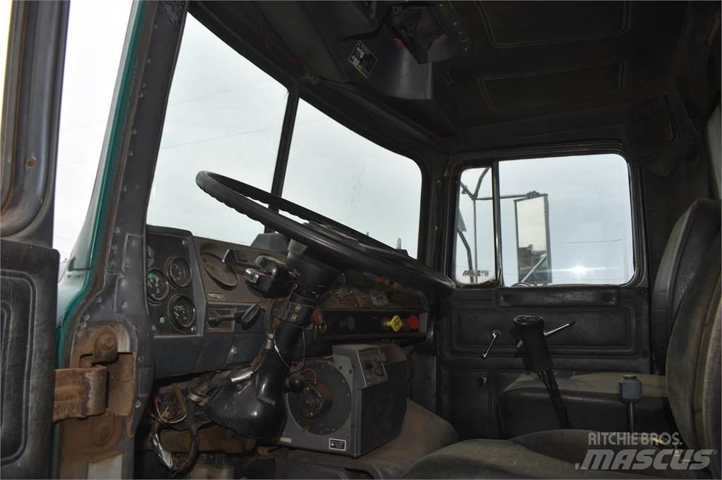 Mack DM688 Tippbilar
