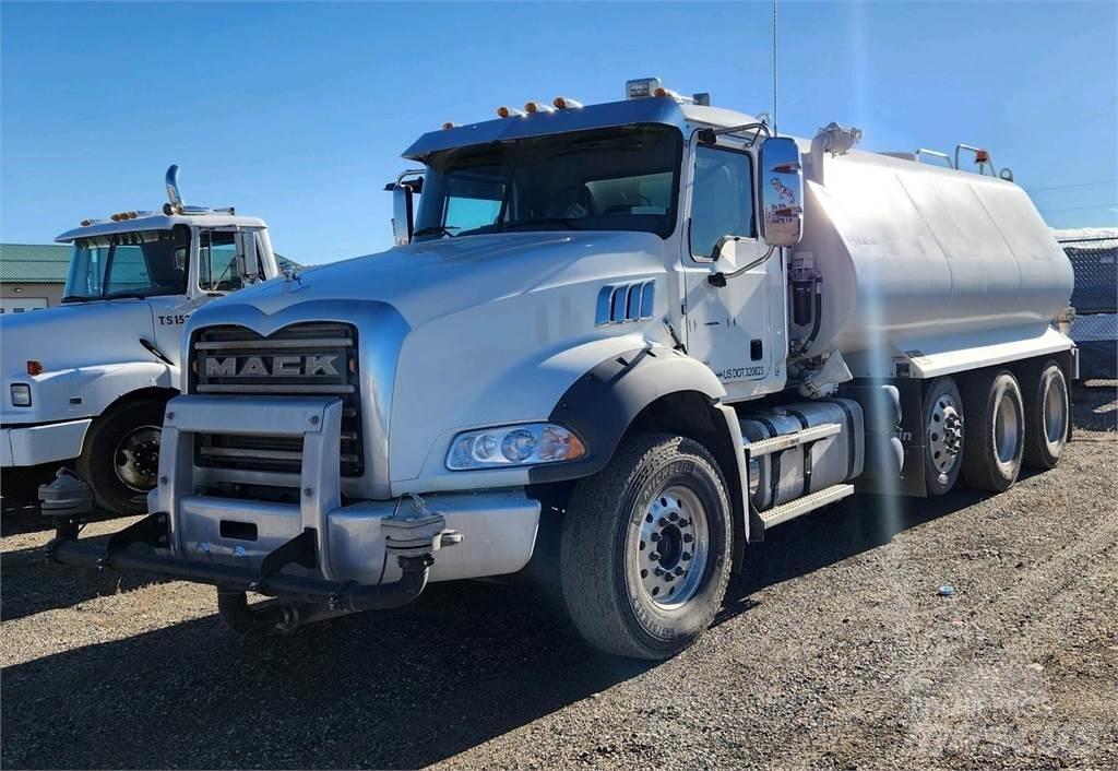 Mack GRANITE 84BR Vattentankbilar