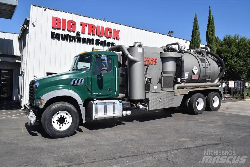 Mack GRANITE GU713 Tankbilar