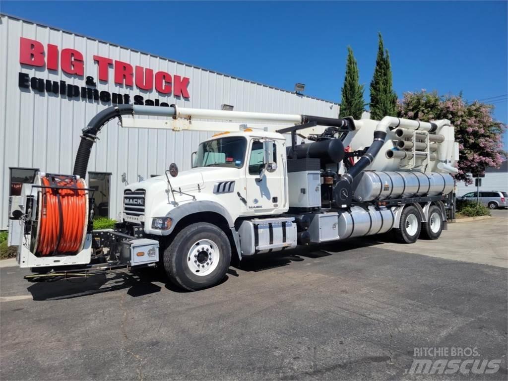 Mack GRANITE GU713 Tankbilar
